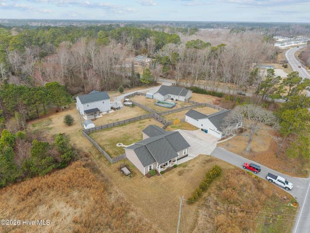 836 Queens Creek Road, Hubert, NC 28539