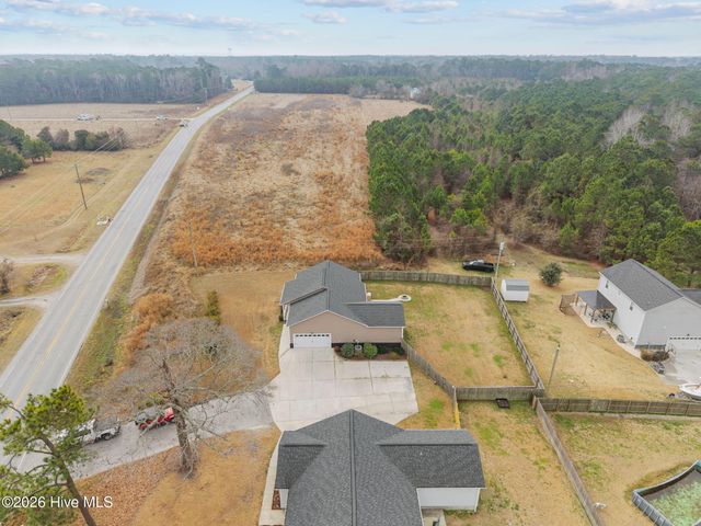 836 Queens Creek Road, Hubert, NC 28539