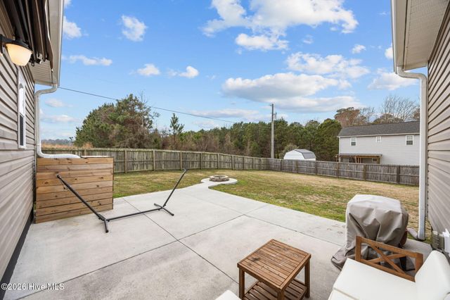 836 Queens Creek Road, Hubert, NC 28539