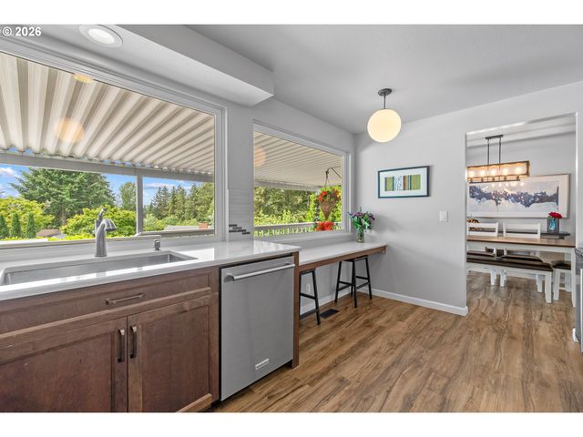 855 Sw SPRING Ln, Portland, OR 97225
