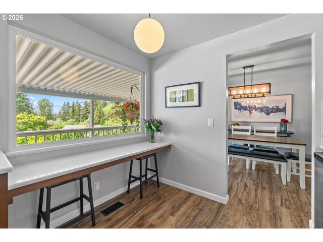 855 Sw SPRING Ln, Portland, OR 97225