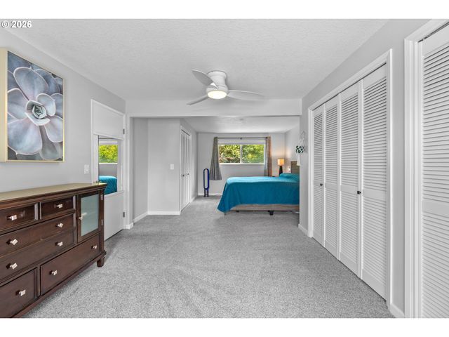 855 Sw SPRING Ln, Portland, OR 97225