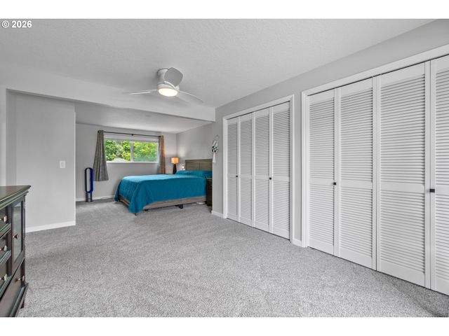855 Sw SPRING Ln, Portland, OR 97225