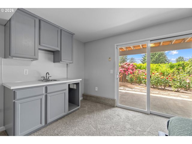 855 Sw SPRING Ln, Portland, OR 97225