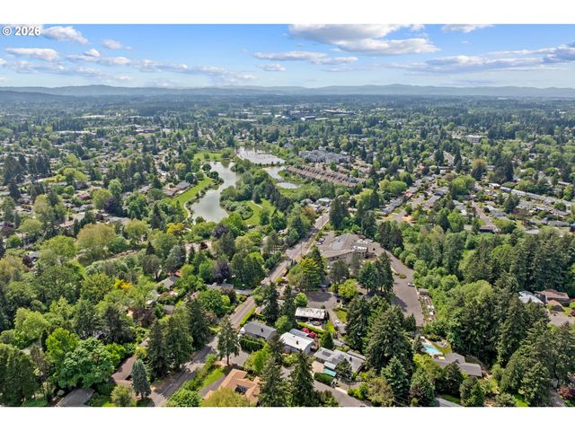855 Sw SPRING Ln, Portland, OR 97225