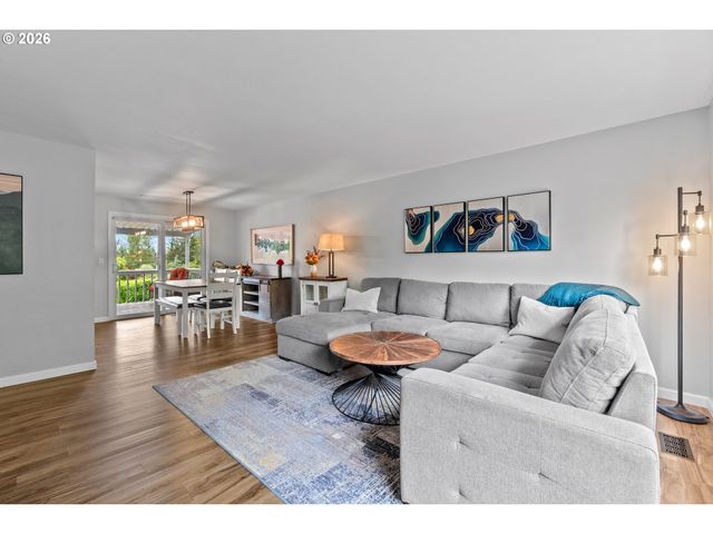 855 Sw SPRING Ln, Portland, OR 97225