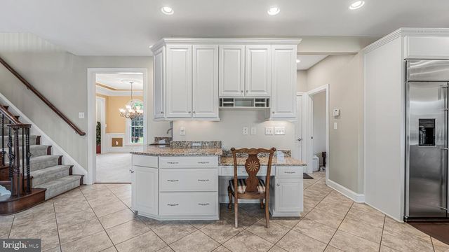 10941 MEADOW WALK LN, Bristow, VA 20136