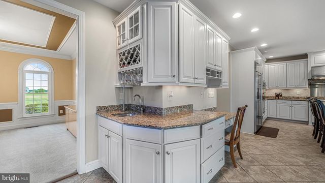 10941 MEADOW WALK LN, Bristow, VA 20136