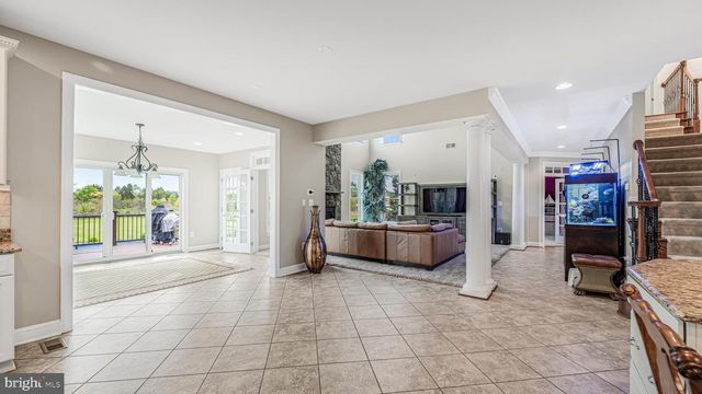 10941 MEADOW WALK LN, Bristow, VA 20136
