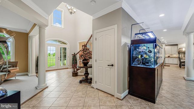 10941 MEADOW WALK LN, Bristow, VA 20136