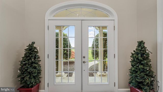 10941 MEADOW WALK LN, Bristow, VA 20136