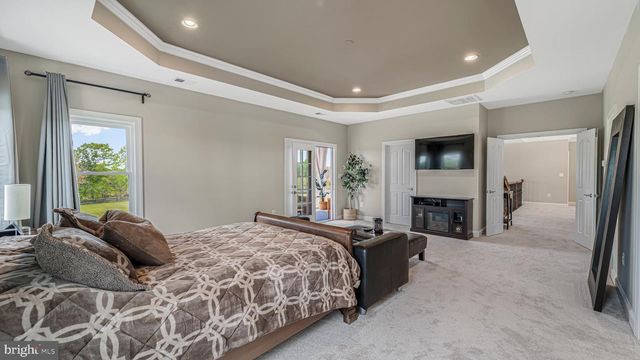 10941 MEADOW WALK LN, Bristow, VA 20136