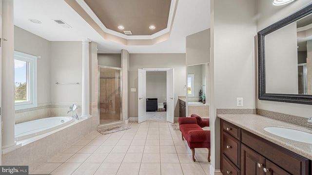 10941 MEADOW WALK LN, Bristow, VA 20136