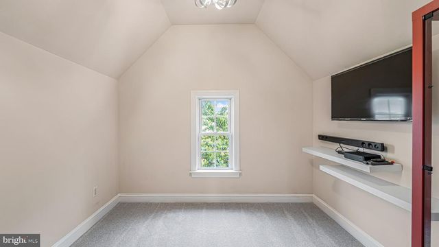 10941 MEADOW WALK LN, Bristow, VA 20136