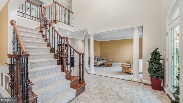 10941 MEADOW WALK LN, Bristow, VA 20136