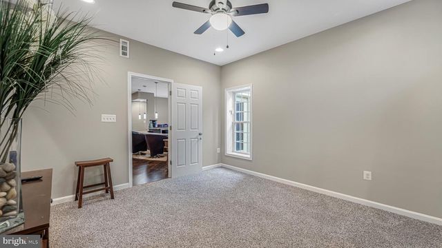 10941 MEADOW WALK LN, Bristow, VA 20136