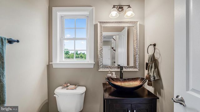 10941 MEADOW WALK LN, Bristow, VA 20136