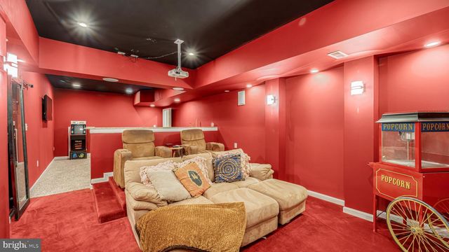 10941 MEADOW WALK LN, Bristow, VA 20136