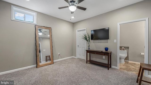 10941 MEADOW WALK LN, Bristow, VA 20136