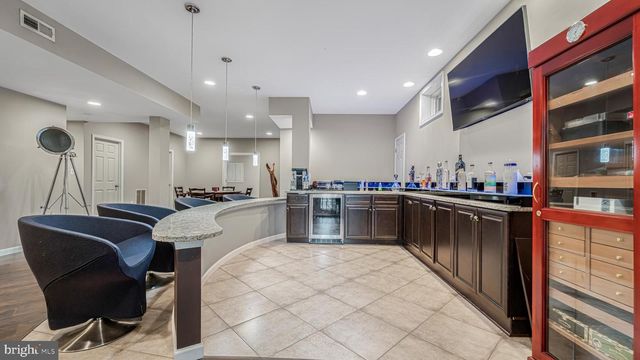 10941 MEADOW WALK LN, Bristow, VA 20136