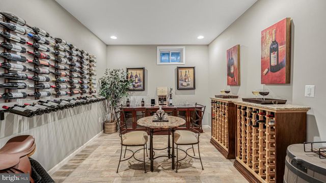 10941 MEADOW WALK LN, Bristow, VA 20136