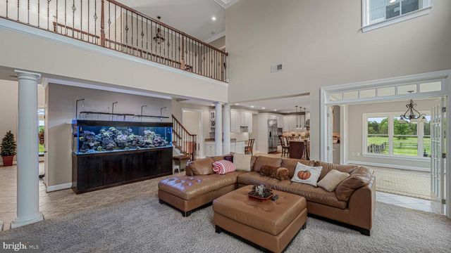 10941 MEADOW WALK LN, Bristow, VA 20136