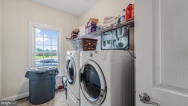 10941 MEADOW WALK LN, Bristow, VA 20136