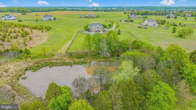 10941 MEADOW WALK LN, Bristow, VA 20136