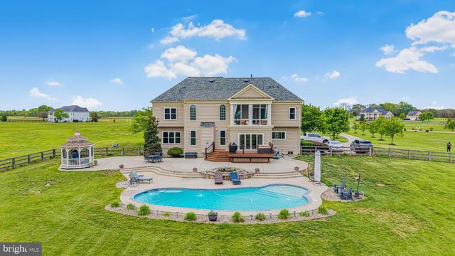 10941 MEADOW WALK LN, Bristow, VA 20136