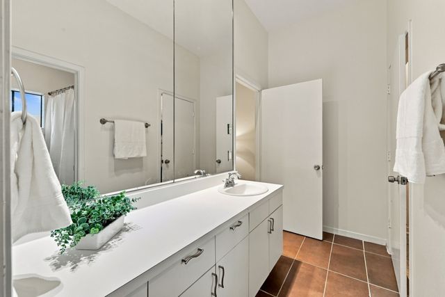 4334 Buena Vista Street E, Dallas, TX 75205