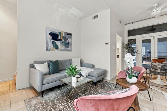 4334 Buena Vista Street E, Dallas, TX 75205