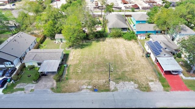 8224 Cannon Street, Houston, TX 77051