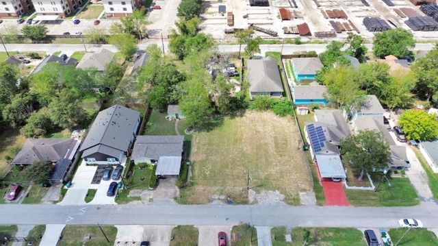 8224 Cannon Street, Houston, TX 77051