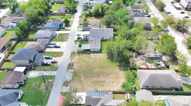 8224 Cannon Street, Houston, TX 77051