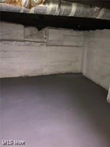 8303 Connecticut Avenue, Cleveland, OH 44105