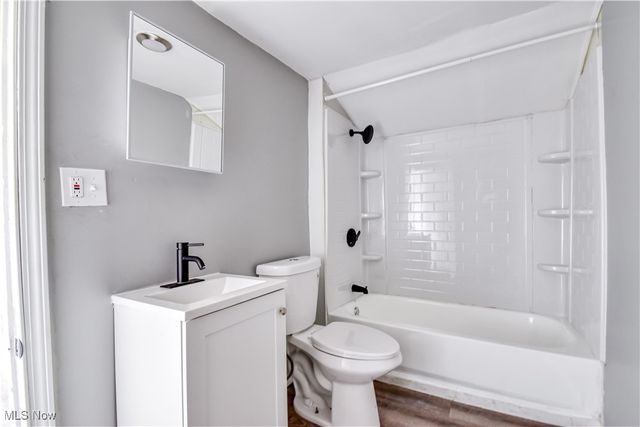 8303 Connecticut Avenue, Cleveland, OH 44105