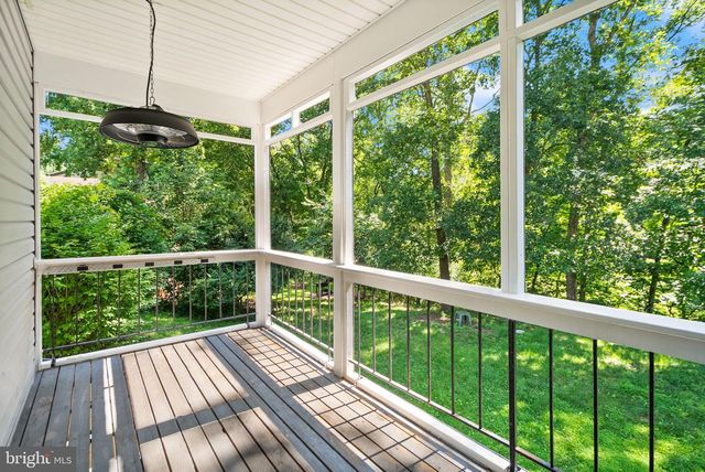 120 E MEADOWLAND LN E, Sterling, VA 20164