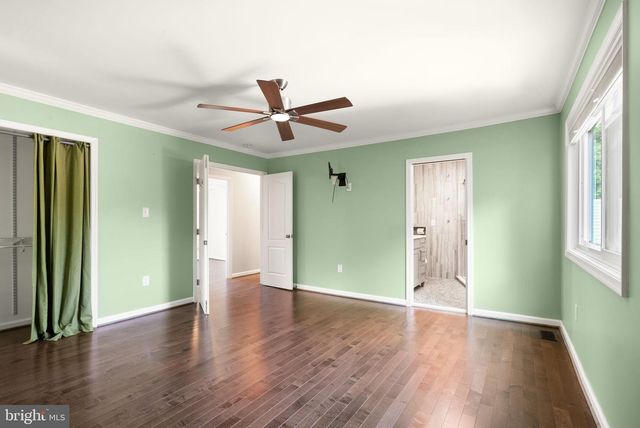 120 E MEADOWLAND LN E, Sterling, VA 20164