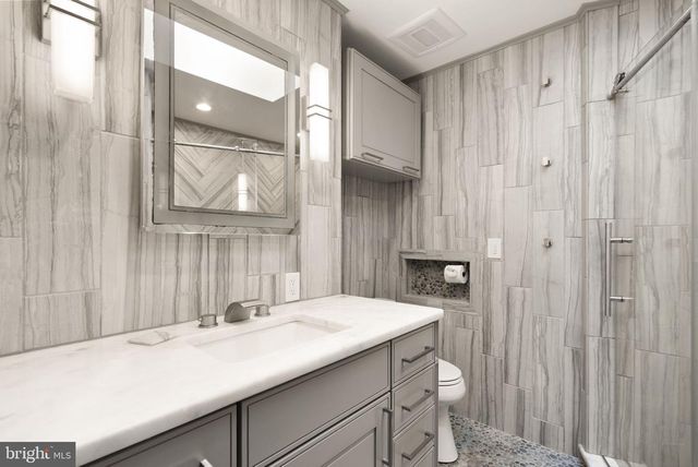 120 E MEADOWLAND LN E, Sterling, VA 20164