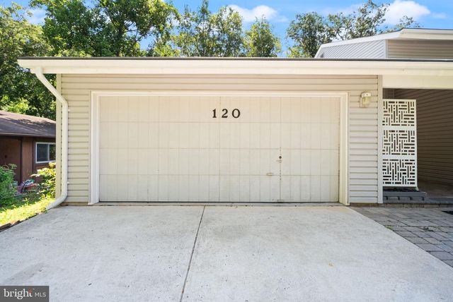 120 E MEADOWLAND LN E, Sterling, VA 20164