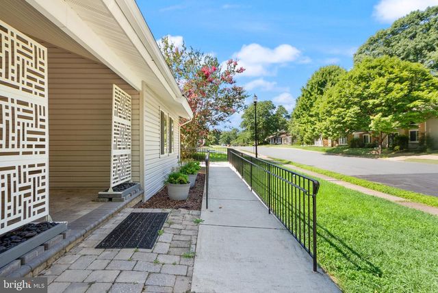 120 E MEADOWLAND LN E, Sterling, VA 20164
