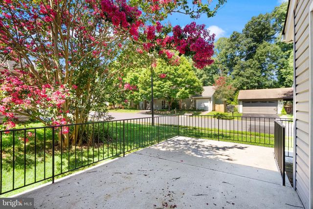120 E MEADOWLAND LN E, Sterling, VA 20164