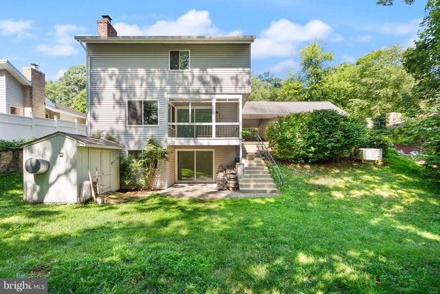 120 E MEADOWLAND LN E, Sterling, VA 20164
