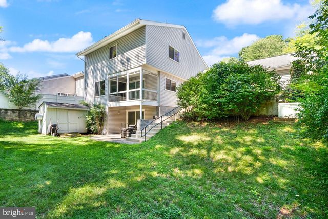 120 E MEADOWLAND LN E, Sterling, VA 20164