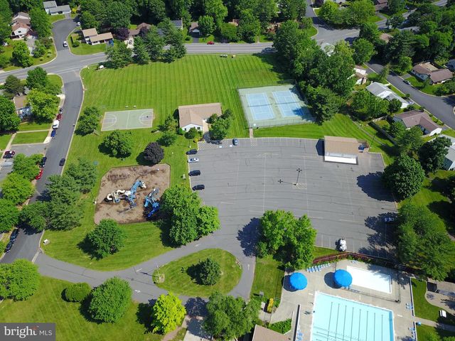 120 E MEADOWLAND LN E, Sterling, VA 20164