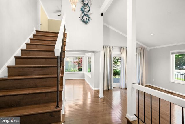 120 E MEADOWLAND LN E, Sterling, VA 20164