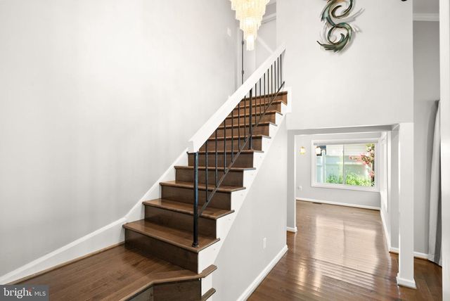 120 E MEADOWLAND LN E, Sterling, VA 20164