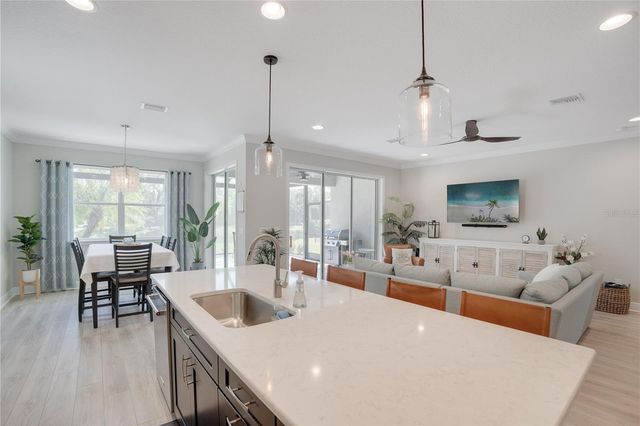 5841 LONG SHORE LOOP, Sarasota, FL 34238