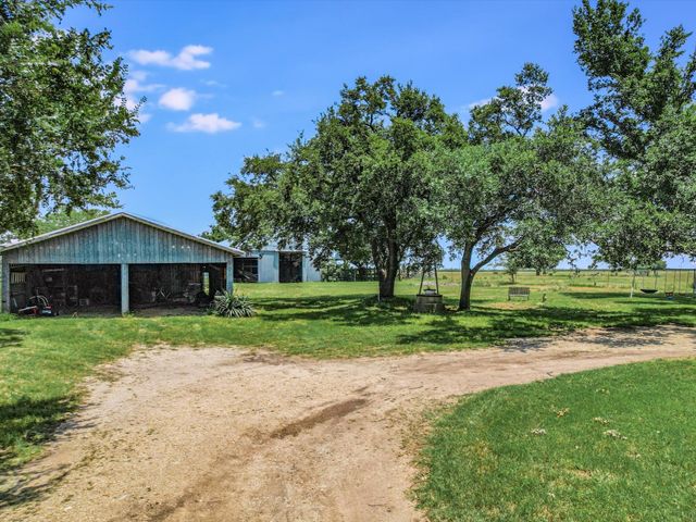 16421 Tx-95 Highway, Coupland, TX 78615