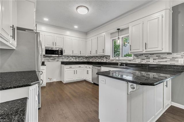 114 Runey WAY, Yorktown, VA 23693